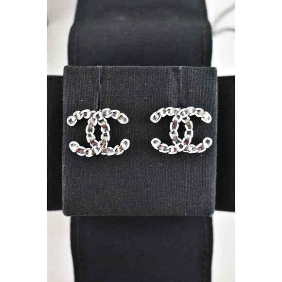 Chanel 22P Ruthenium Silver White Chain CC Logo Drop Statement Stud Earrings - Picture 4 of 12